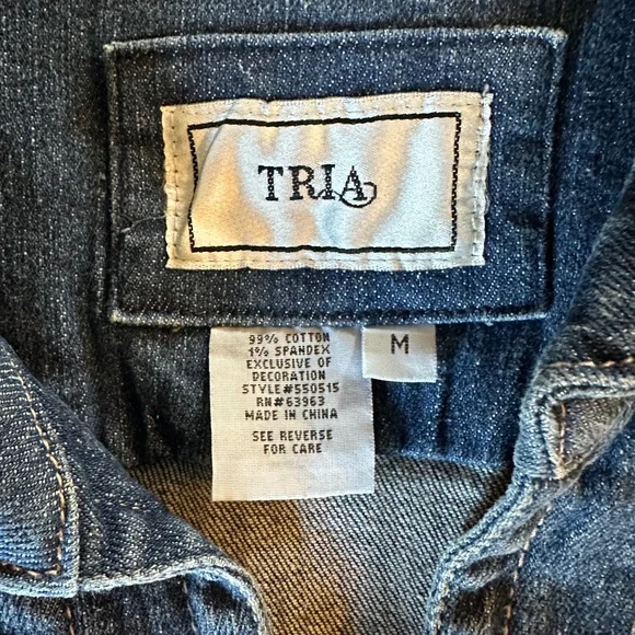 EUC TRIA Fitted Jean Jacket Stretchy Denim Size M - Picture 3 of 8